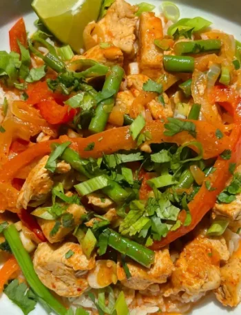 Chicken and Veggies in Creamy Red Curry Sauce